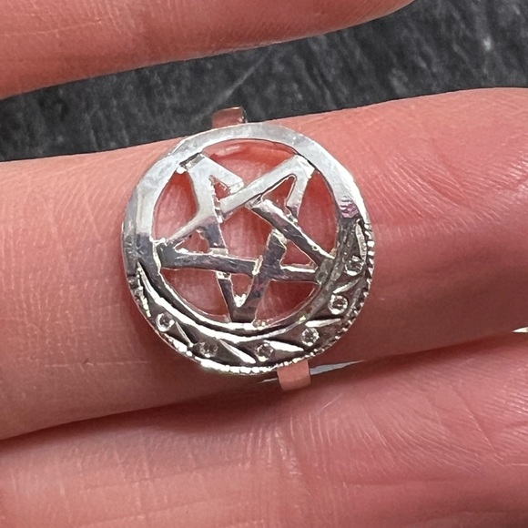 Star ring - Picture 2 of 2